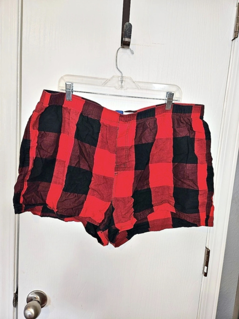 Old Navy Checkered Bermuda Shorts in Red & Black Size XXL
